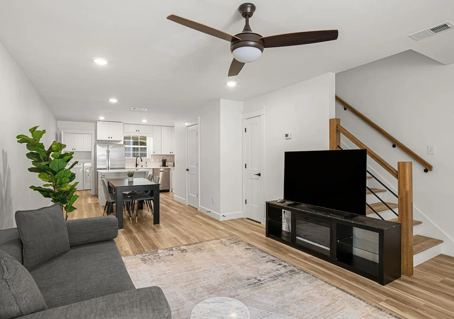 The Sleek Retreat — Photo 4