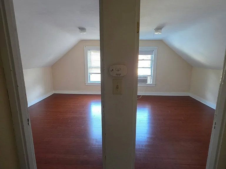 74 Campbell St — Photo 22