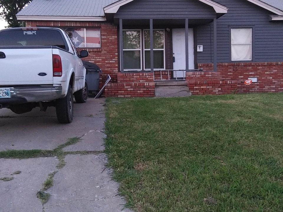 2nd image of 1415 NW Lindy Ave
