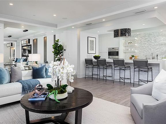 2nd image of 1030 3rd Ave S #516/518