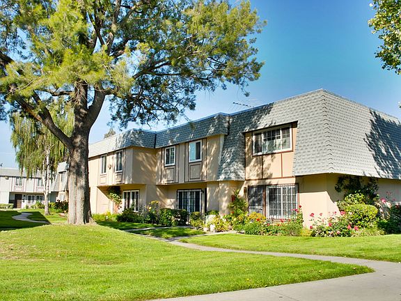 5th image of 286 Palacio Royale Cir