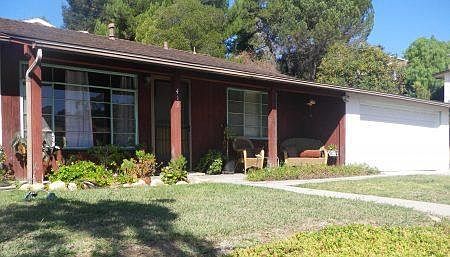 2nd image of 413 E Calle Laureles