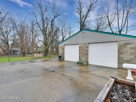 2nd image of 3534 Algonquin Pkwy
