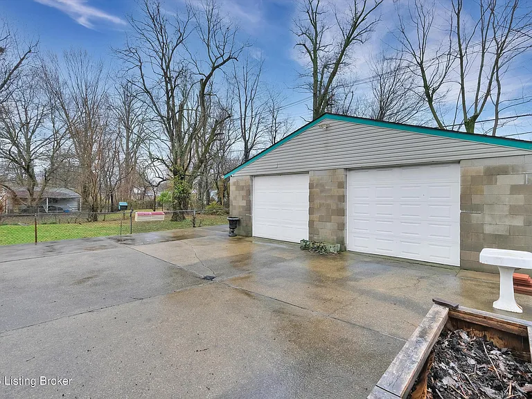 3534 Algonquin Pkwy — Photo 39
