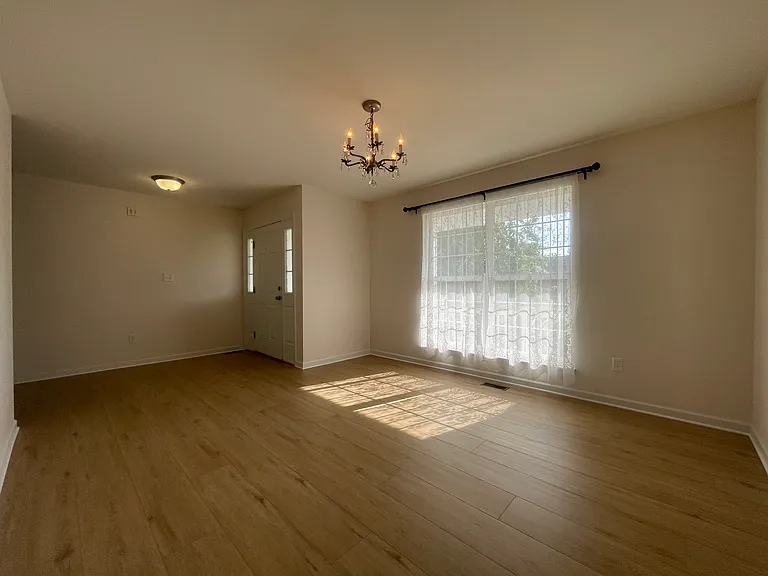 5526 Ashboro Dr — Photo 5