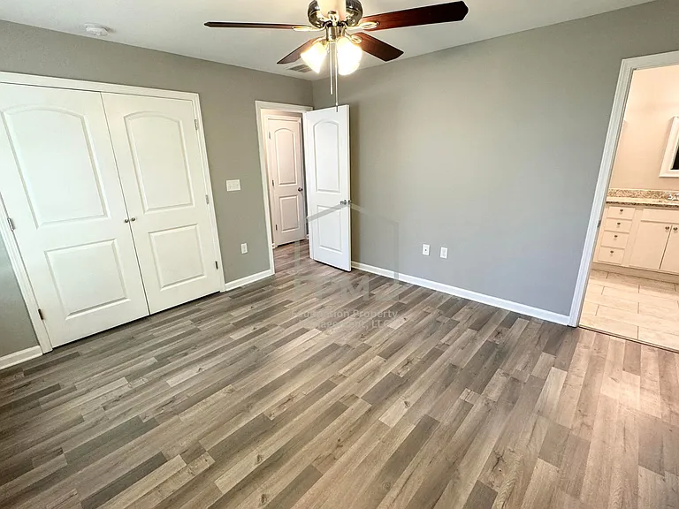 4428 Guildhall Dr — Photo 7