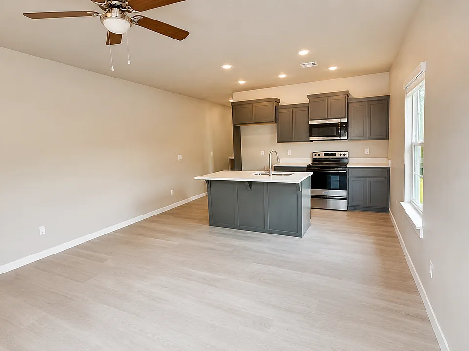 311 NW Arlington Ave #2