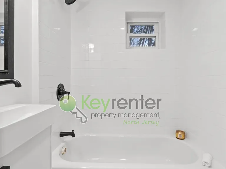 407 Park Ave — Photo 18
