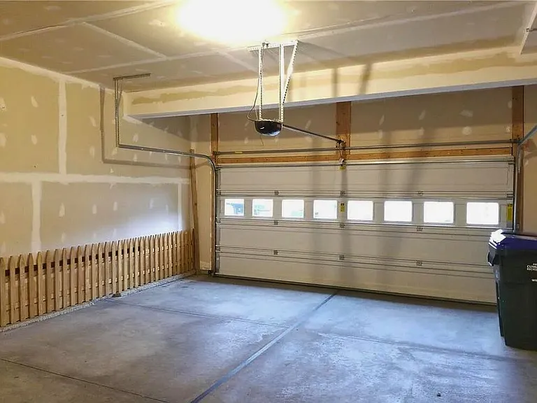 5055 Lake Forest Dr — Photo 4
