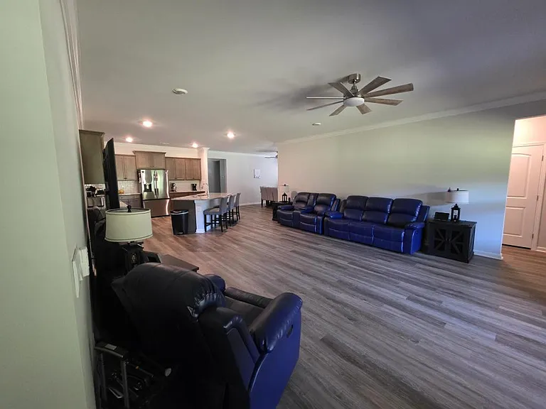 352 Castlepath Dr SW — Photo 6