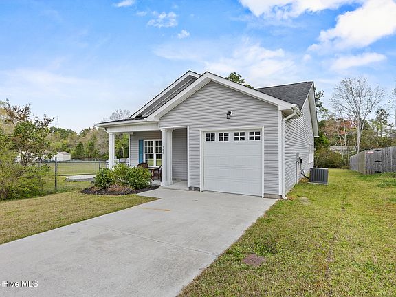 2nd image of 305 Cypress Avenue
