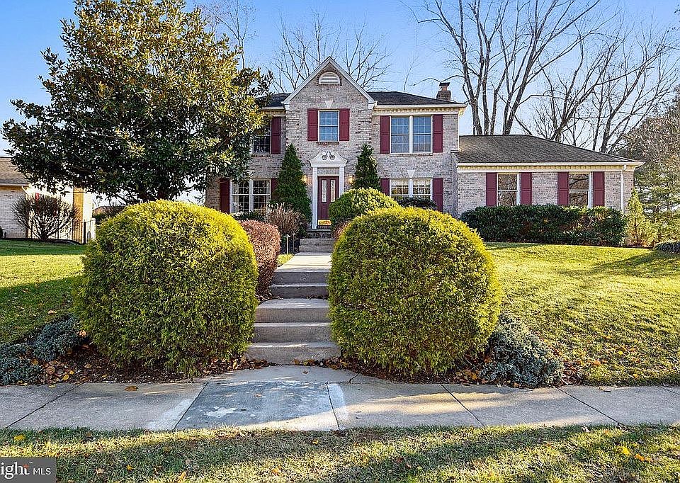 1st image of 709 N Mac Phail Ct