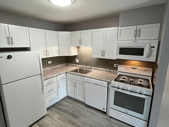 2nd image of 2000 Bayside Dr Unit 113