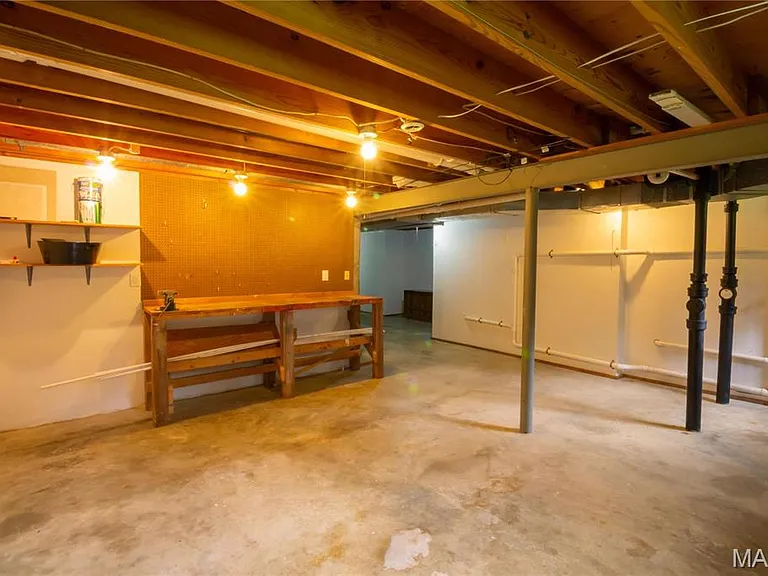 395 Statesman Ct — Photo 31