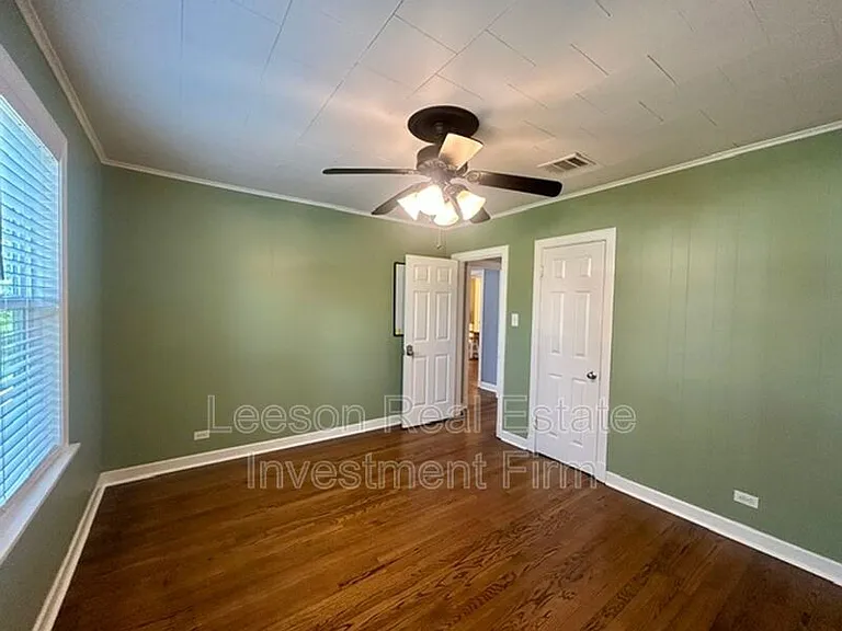 122 E Dalzell St — Photo 24