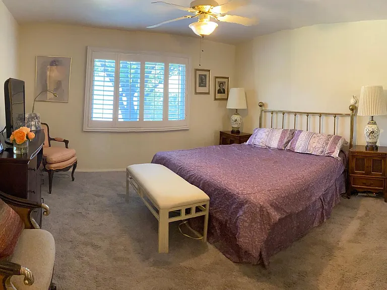 22508 Haynes St — Photo 9
