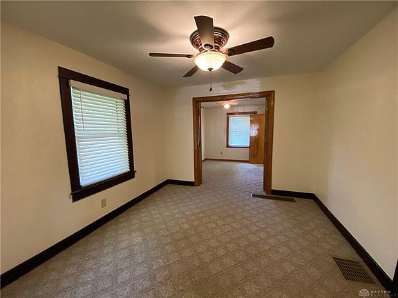 5th image of 332 Knecht Dr