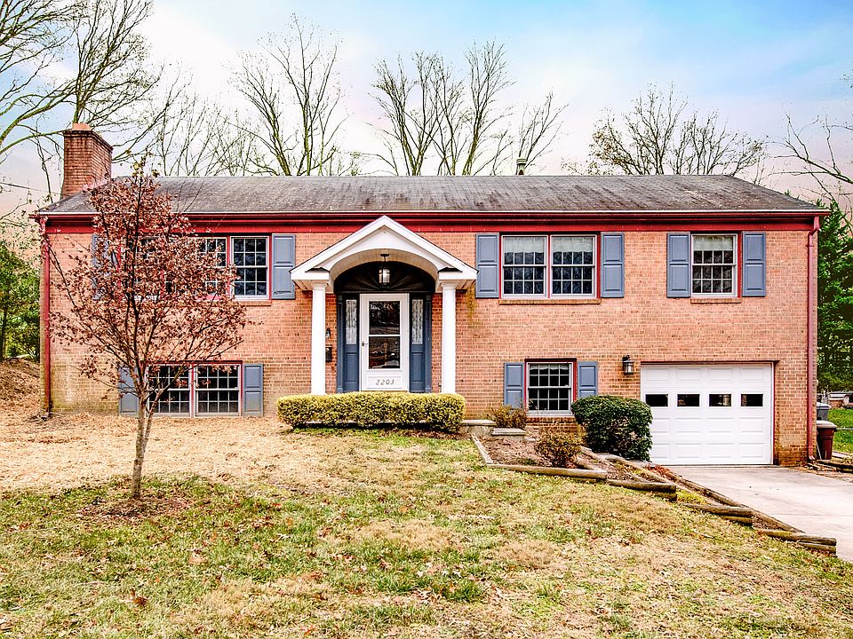 2203 Colonial Woods Drive