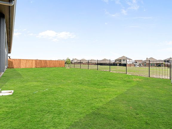 3rd image of 3833 Honey Grove Dr