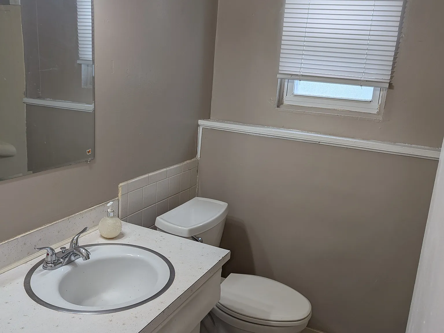 2 bed, 703 sqft, $1,000 — Photo 3
