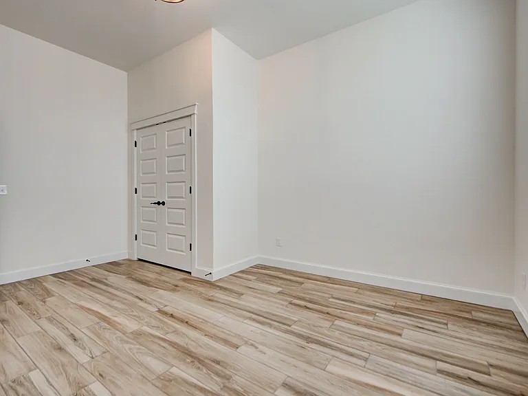 3027 Pescara Dr — Photo 41
