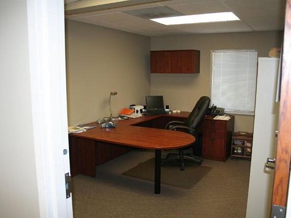 3rd image of 815 Tower Dr