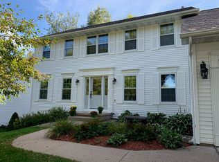 3181 Renaissance Ln, Green Bay, WI 54313