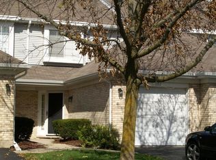 382 Lakeview Cir, Bolingbrook, IL 60440