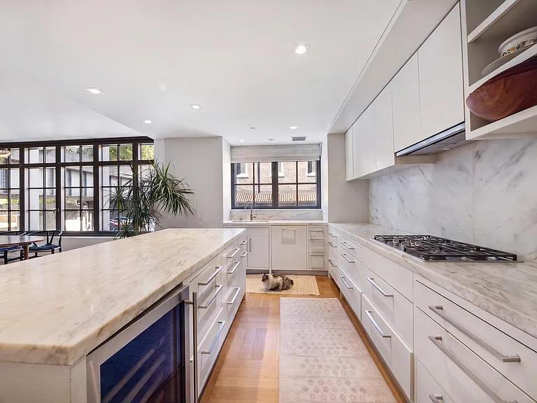 500 W 21st St #A — Photo 10