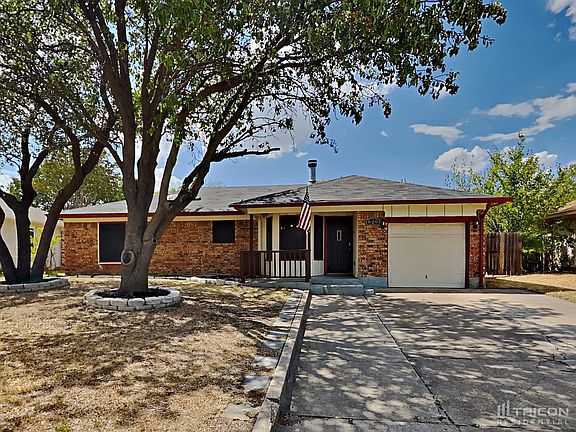 2nd image of 820 Vaughn Dr