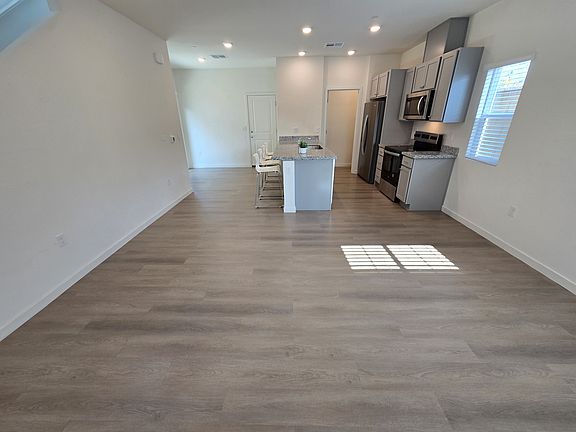 2nd image of 5720 Molino Cir
