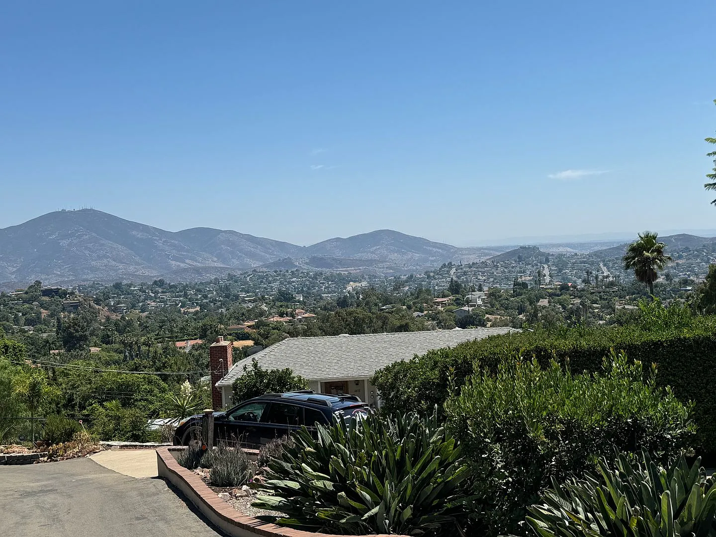 Beautiful Solar Powered View Home in Mt. Helix — Photo 2