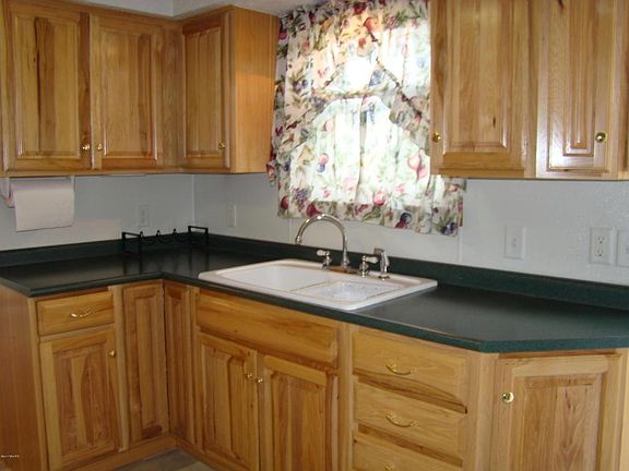4th image of 70166 Lakeview Dr