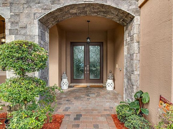 2nd image of 10618 Versailles Blvd