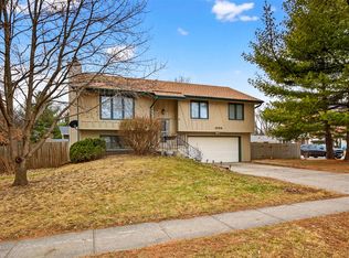 9084 Clark St, Clive, IA 50325