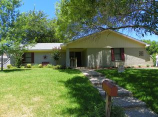 108 Linden Ln, Hewitt, TX 76643