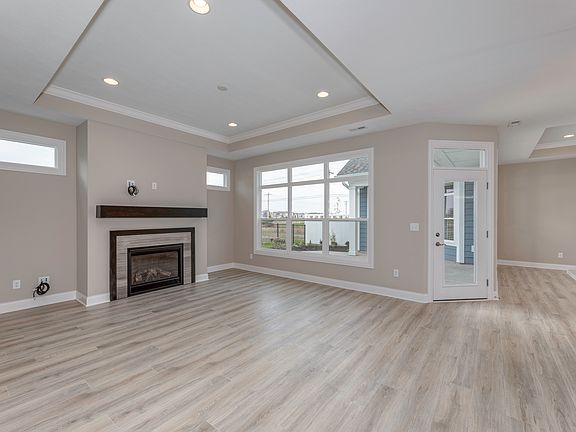 3rd image of 15069 Doyle Ct