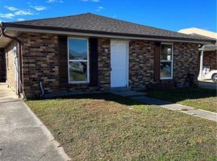 9106 Amour Dr, Chalmette, LA 70043