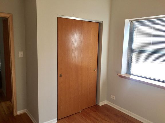 3rd image of 4405 N Sacramento Ave APT 2A