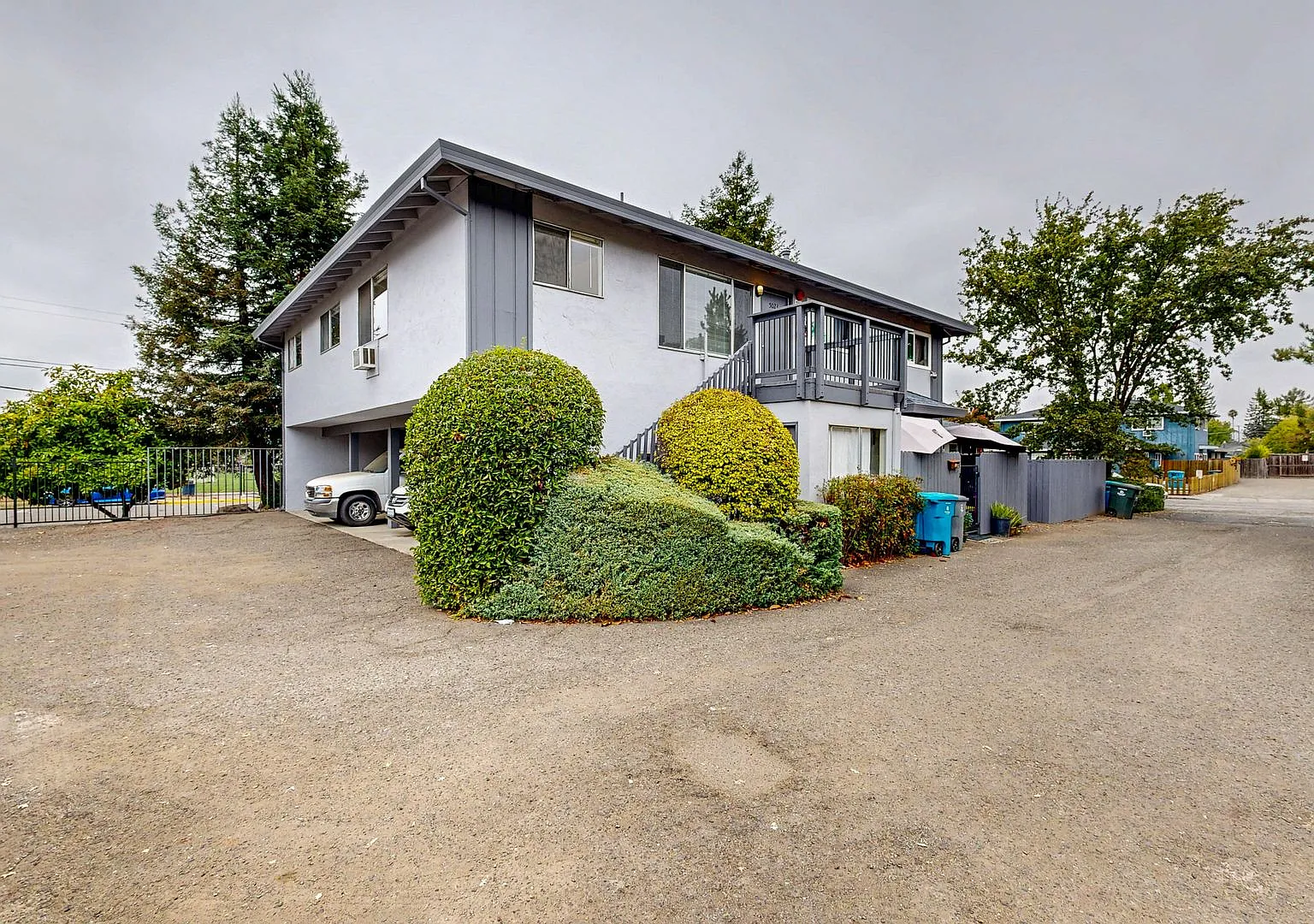 5020 Roma St — Photo 2