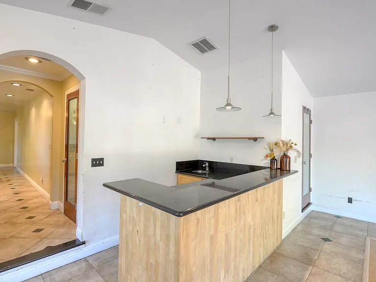 475 L St — Photo 13