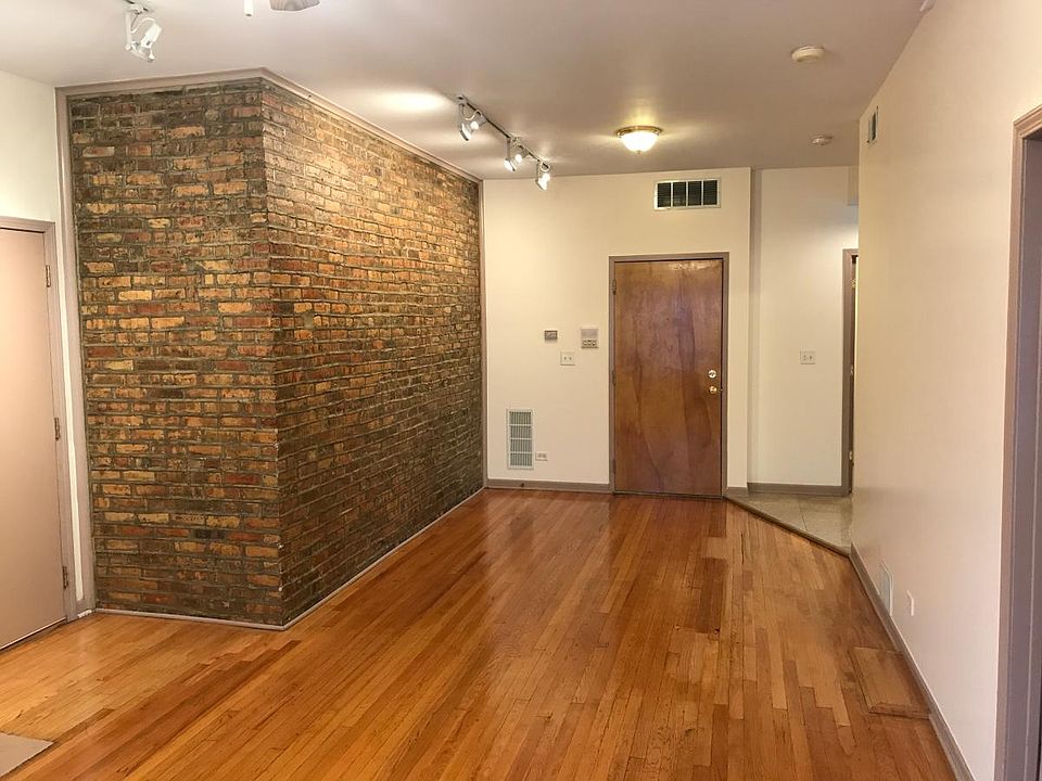 Living Room / Dining Room