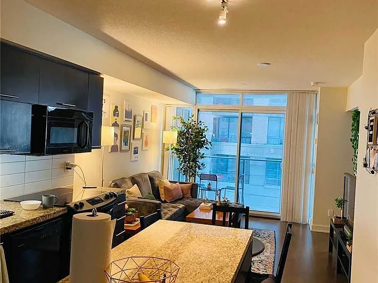 126 Simcoe St #307 — Photo 13