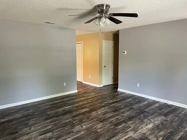 1136 Long Leaf Rd — Photo 4
