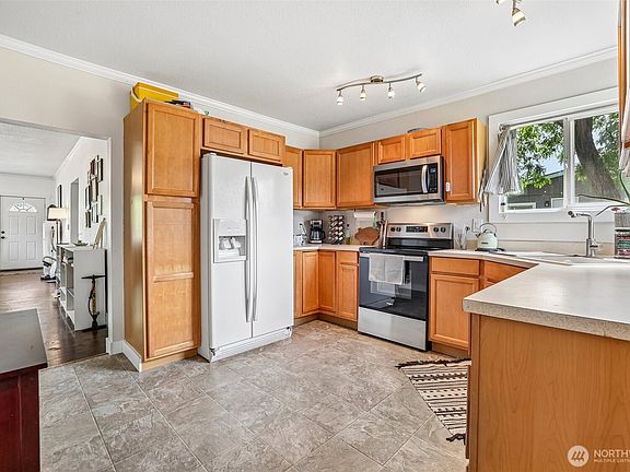 3rd image of 10434 11th Avenue Ct S