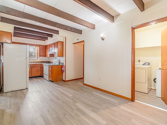 Entrance to Kitchen/Dining