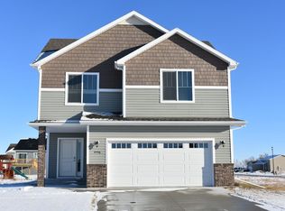 4556 12th St S, Moorhead, MN 56560