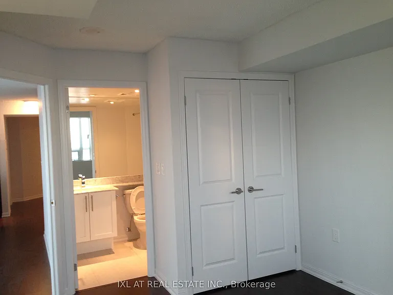 125 Western Battery Rd #2015 — Photo 7
