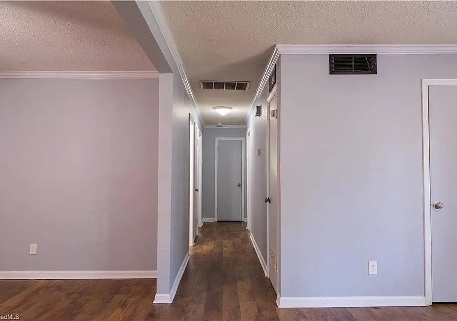 Room in 3 Bedroom Home in High Point — Photo 4