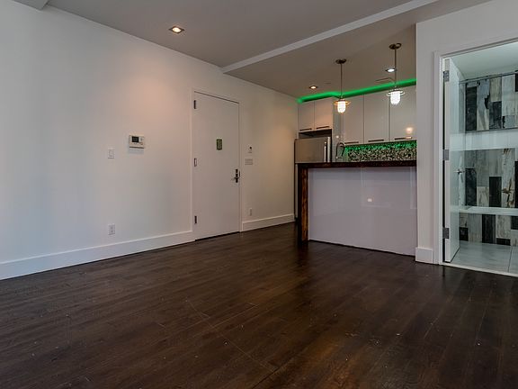 2nd image of 49 Montrose Ave #2RE